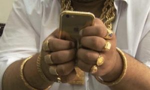 Men in gold fashion is trending
